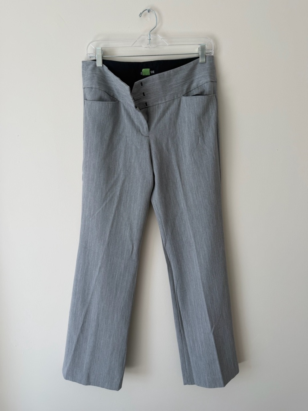 Express Editor Grey with White Pinstripe Womens Dress Pants 6R VGC